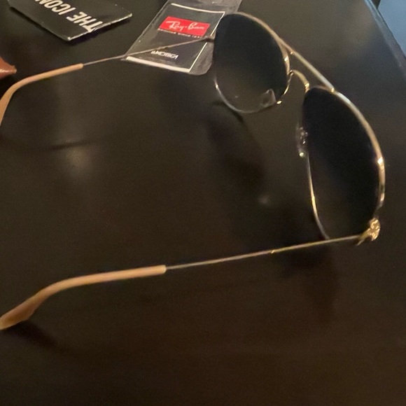 Ray-Ban Sunglasses - Picture 2 of 9